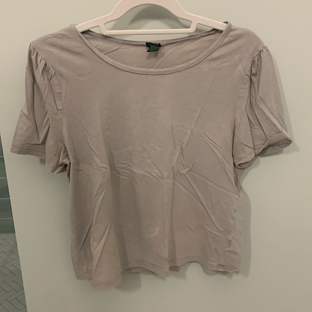 Grey t-shirt